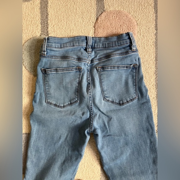 J Crew Mercantile Jeans - Women's Size 26 - Light Wash - Raw hem - Picture 9 of 16